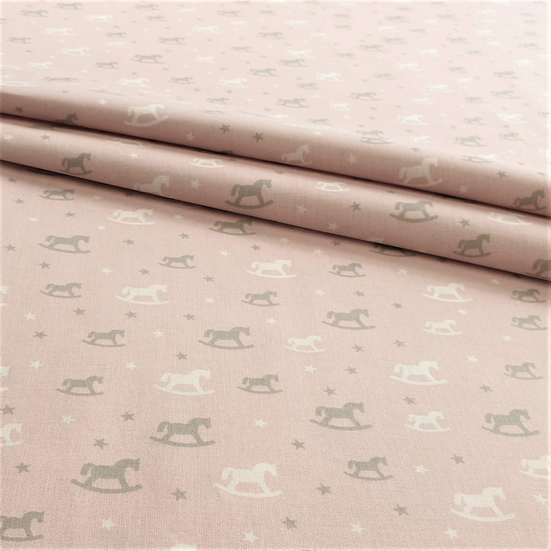 Coton Enfant - CHEVAUX À BASCULE FOND ROSE - coupe minimum ou multiples de 25 x 290 cm