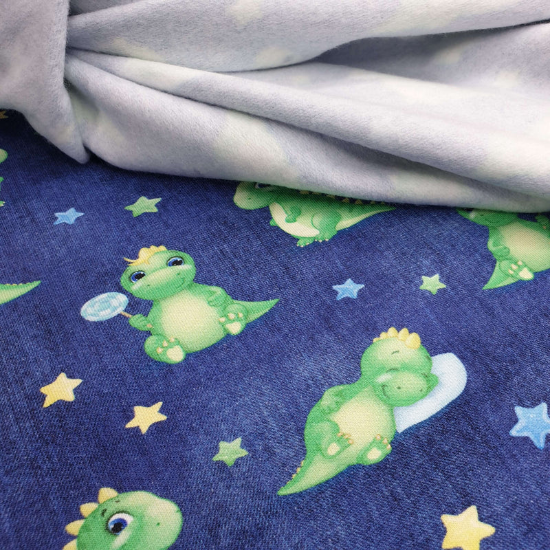 Digitales Sweatshirt – BABY DINO BLAUER HINTERGRUND – Mindestschnitt oder Vielfaches von 25 x 150 cm